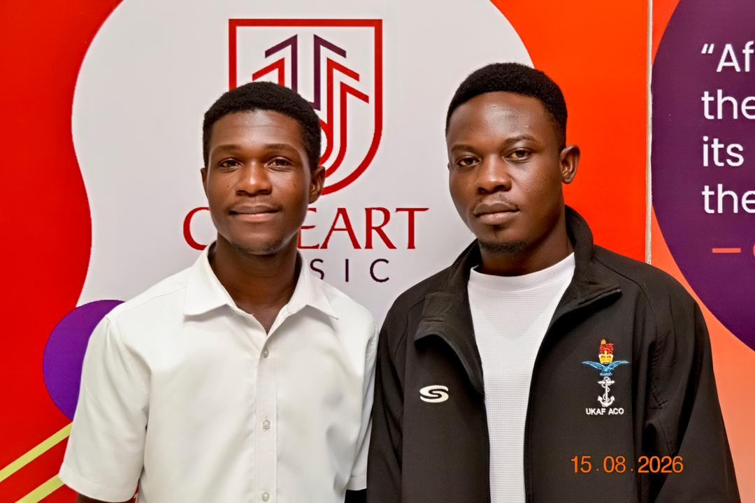Two CaveArt Music students posing together