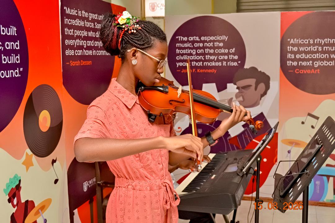 Violinist and keyboardist performing together